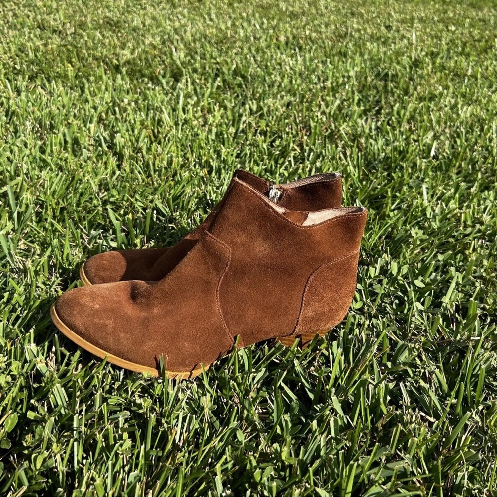 Anthropologie Wanderlust Boots Booties Shoes Brown Real Suede Leather 8